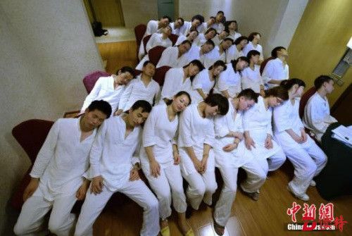 资料图：长沙某睡眠班，首批报名的学员均为“白领”阶层